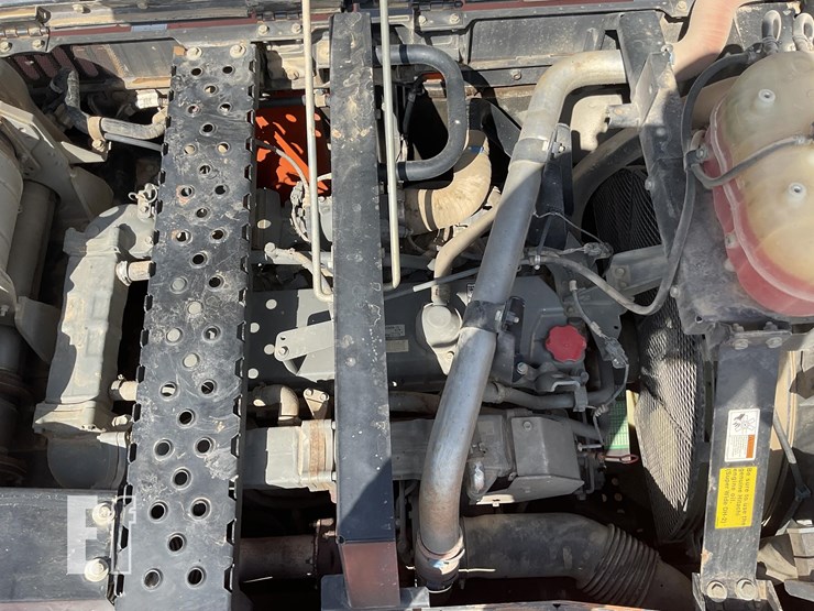 2019-hitachi-zx300-lc-6-image-17