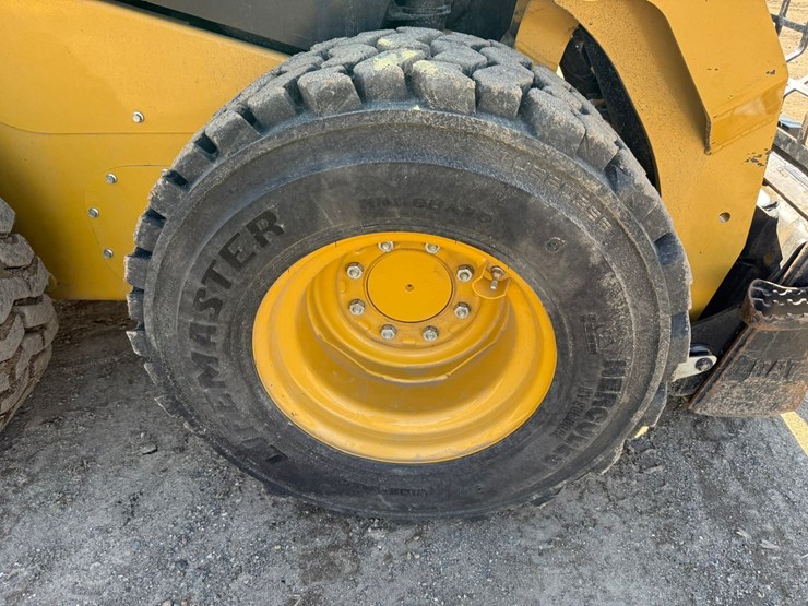caterpillar-242d3-image-54