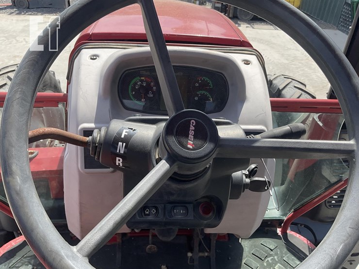 2017-case-ih-farmall-140a-image-13