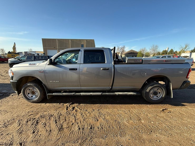 2021-dodge-2500-image-2