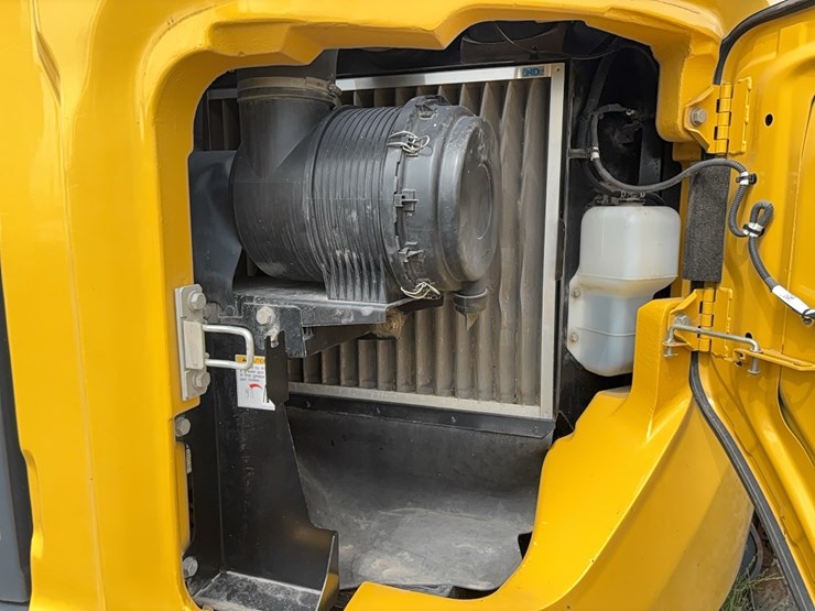2023-kobelco-sk140sr-lc-7-image-12