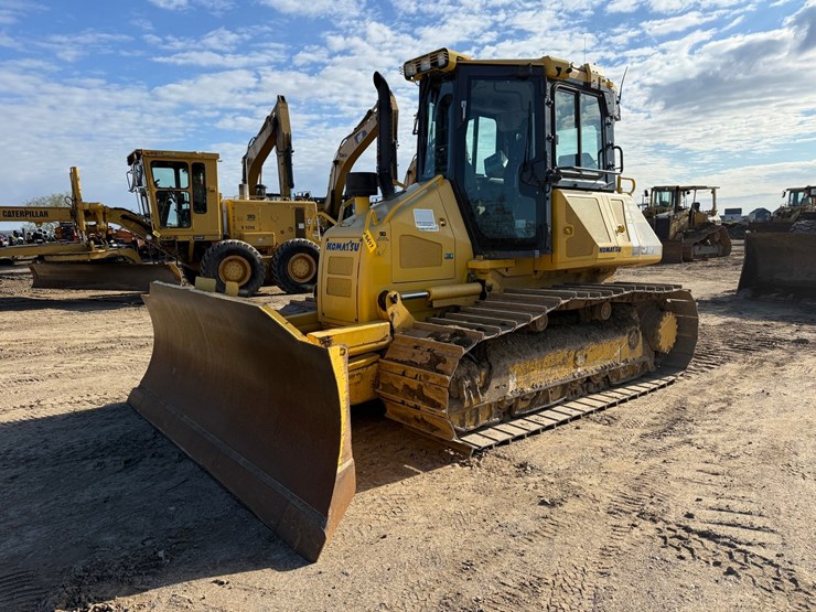 2014-komatsu-d51pxi-image-1