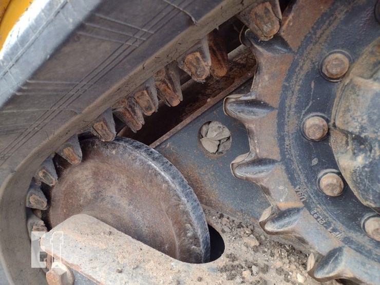 deere-317g-image-24