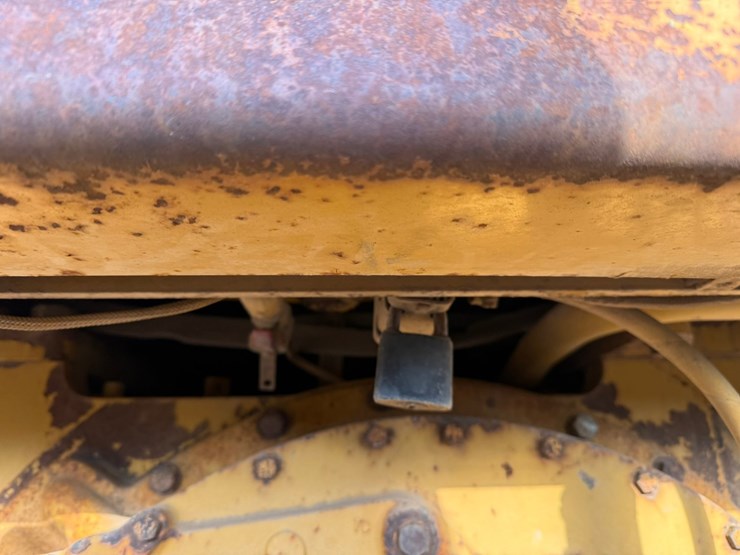 caterpillar-d4h-lgp-image-30