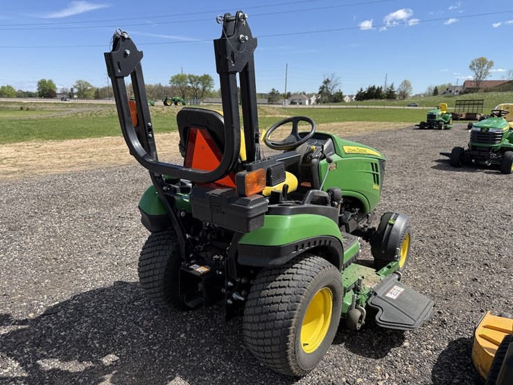 john-deere-1025r-image-4