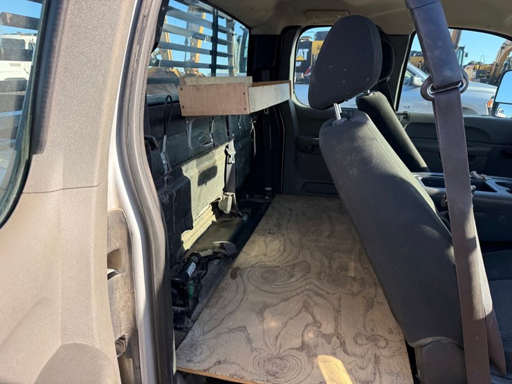 2014-chevrolet-2500-image-30