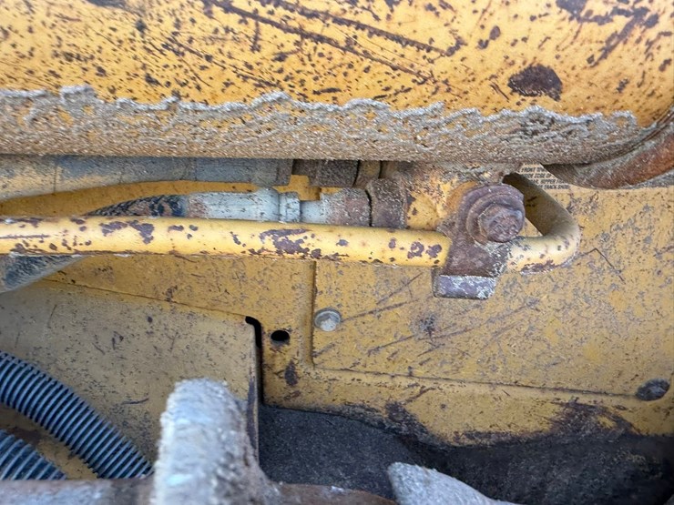 caterpillar-d4h-lgp-image-38