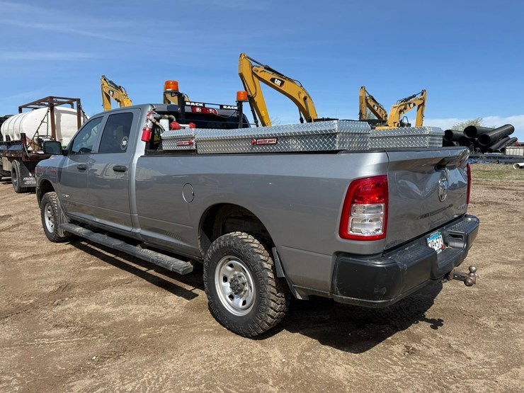2021-dodge-2500-image-3