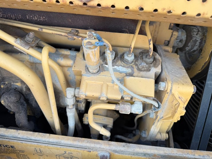 caterpillar-d4h-lgp-image-39