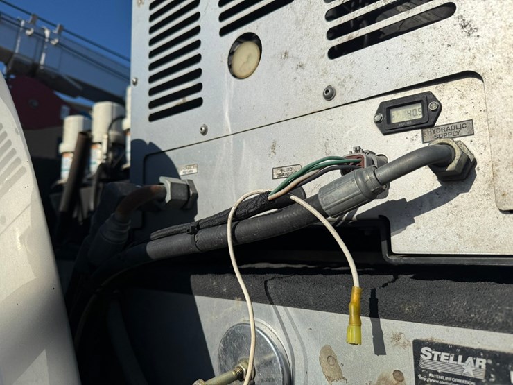 2017-ford-f550-xl-image-19