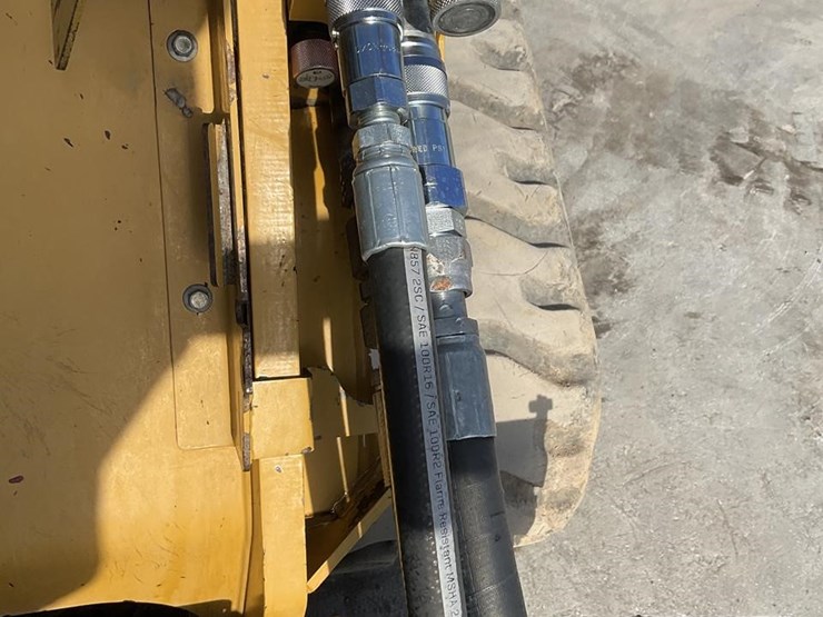 2023-caterpillar-299d3-xe-image-13