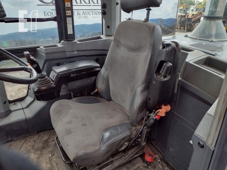 2019-deere-544l-image-11