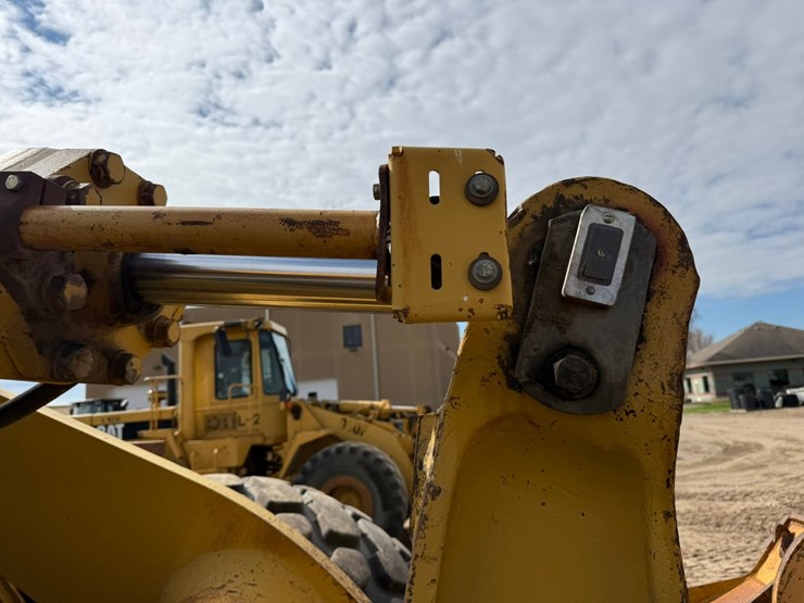 caterpillar-966e-image-18