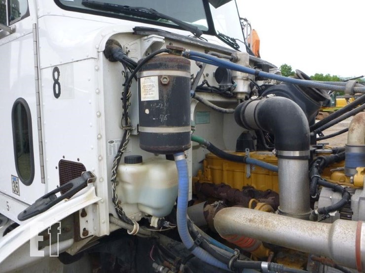 2000-peterbilt-330-image-25