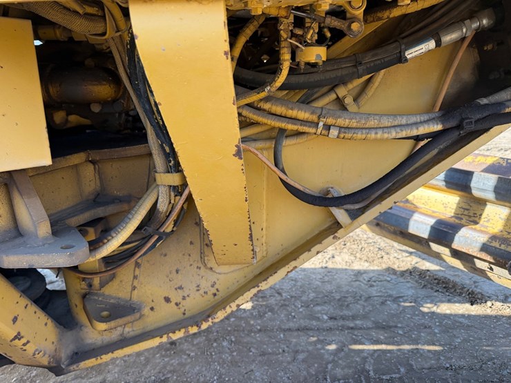 caterpillar-140g-image-43