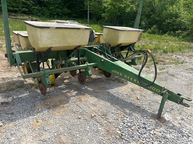 john-deere-7000-image-1