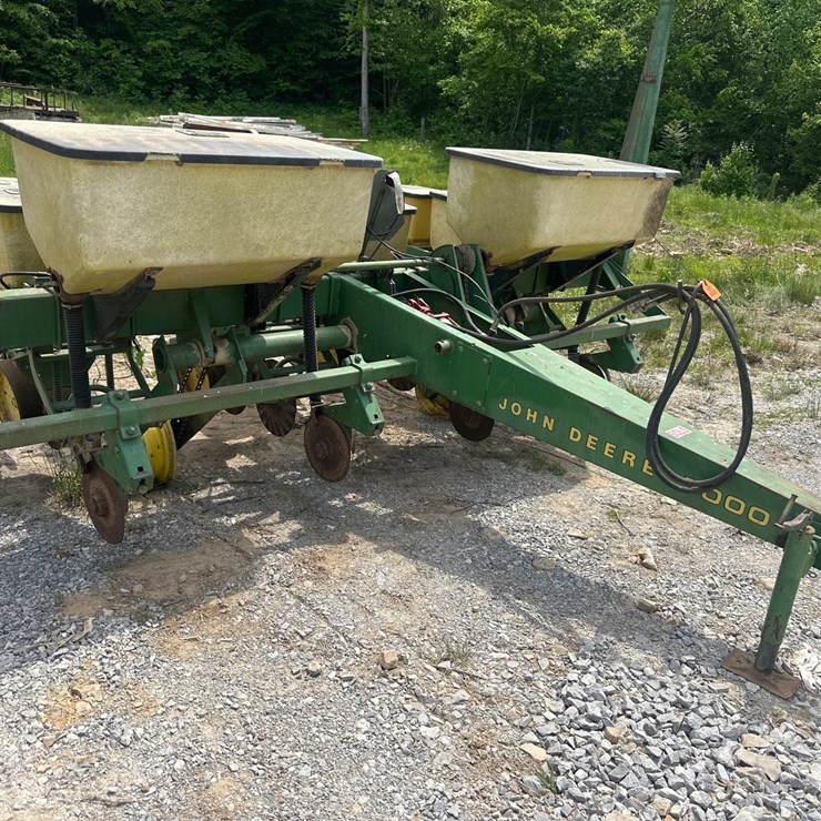 JOHN DEERE 7000