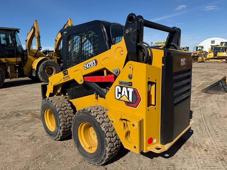 caterpillar-242d3-image-3