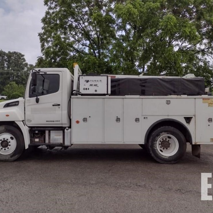 2015 HINO 338