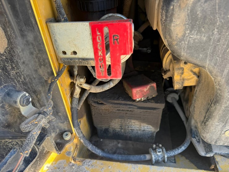 caterpillar-242d3-image-33