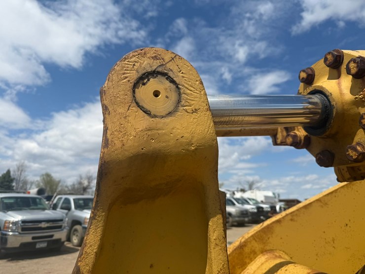 caterpillar-966d-image-19