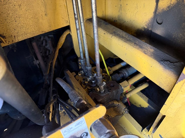 caterpillar-d4g-lgp-image-28