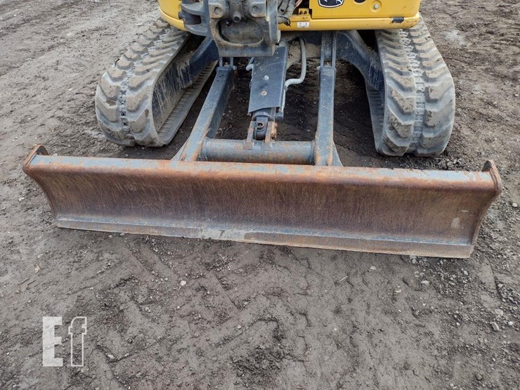 2022-deere-35g-image-22