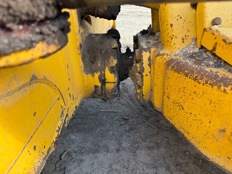 2014-komatsu-d51pxi-image-15