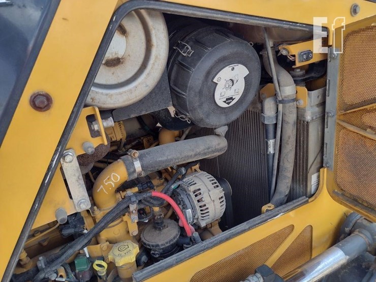 2021-deere-750l-lgp-image-37