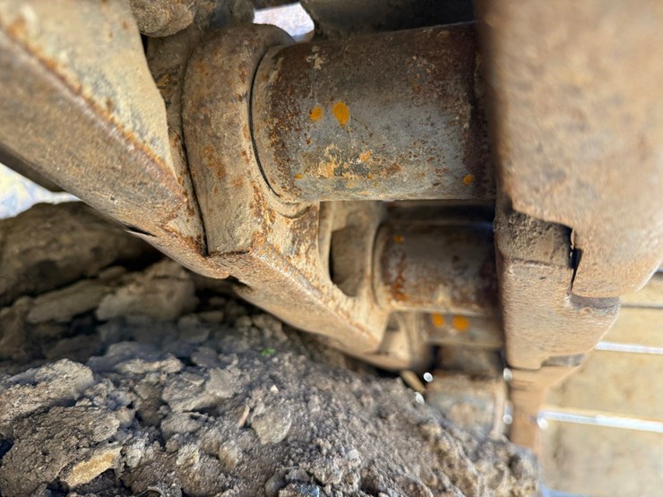 2014-komatsu-d51pxi-image-81