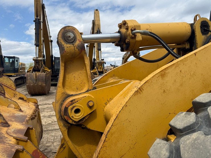 caterpillar-966d-image-21