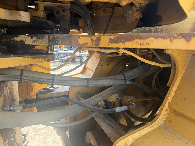 caterpillar-966d-image-32