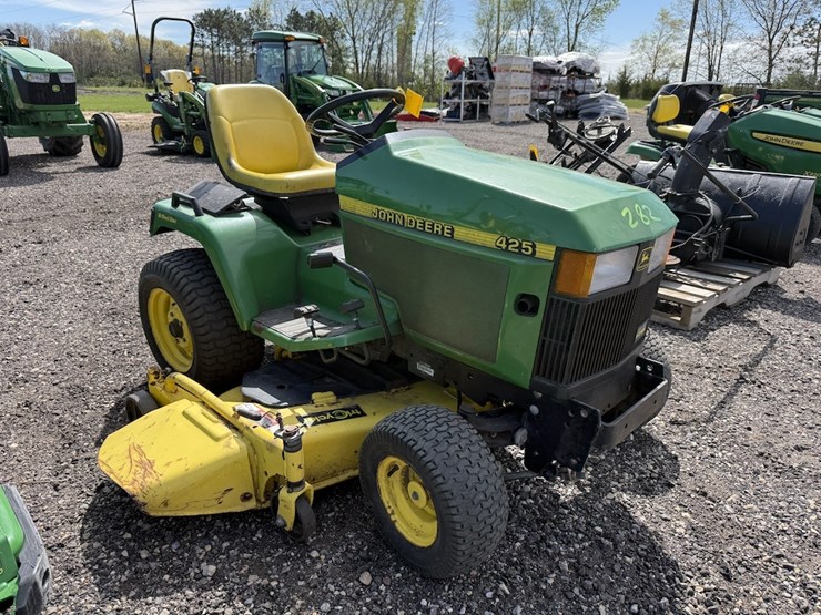 john-deere-425-image-3