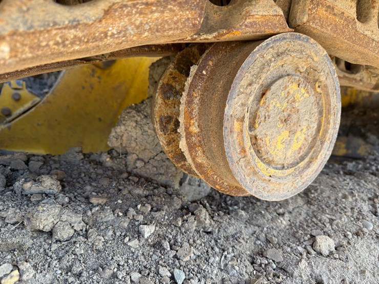 2014-komatsu-d51pxi-image-77