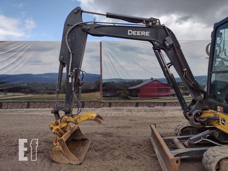 2022-deere-35g-image-25