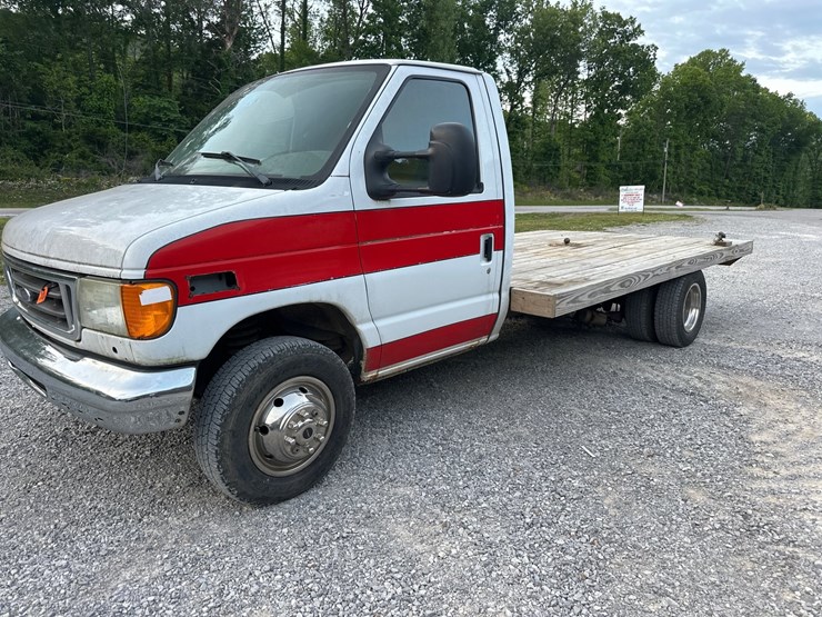 2007-ford-e450-image-2