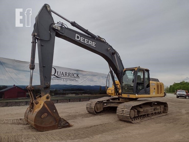 2006-deere-270d-lc-image-11