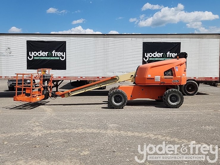 2016-jlg-400s-image-2