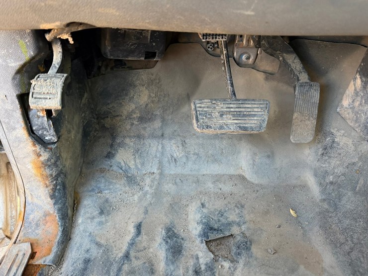 2013-chevrolet-2500-image-40