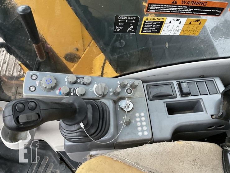 2019-deere-75g-image-14