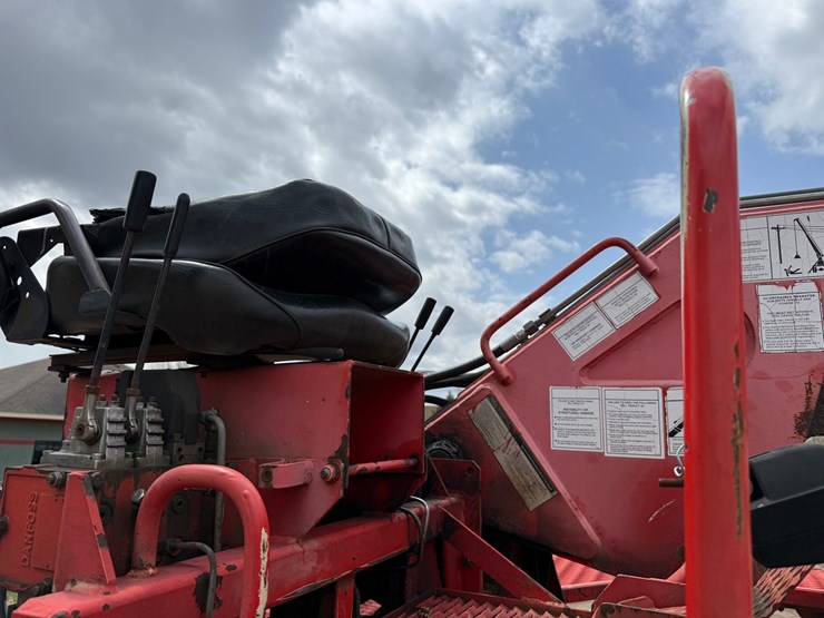 #6443-•-2003-sterling-boom/crane-truck-image-42