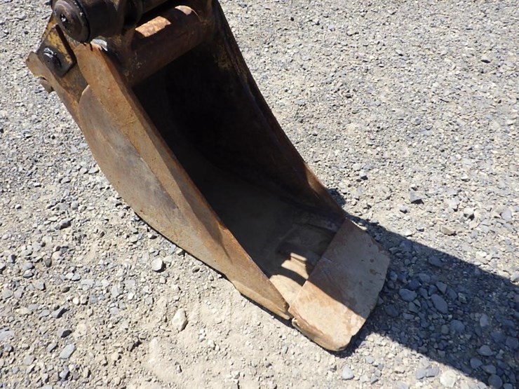 2012-john-deere-60d-image-19