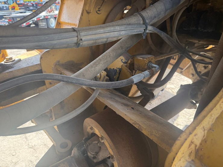 caterpillar-966d-image-34