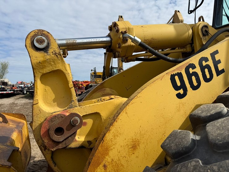 caterpillar-966e-image-21