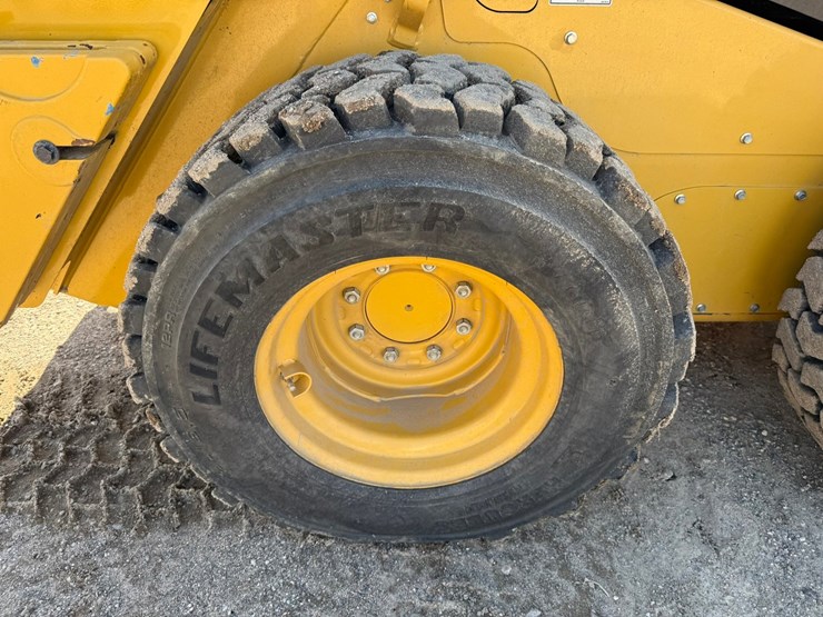 caterpillar-242d3-image-56