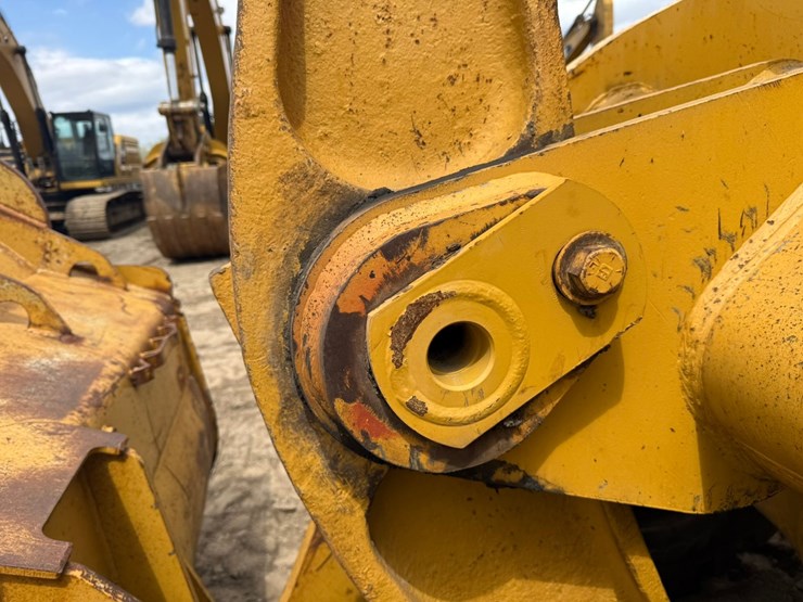 caterpillar-966d-image-24