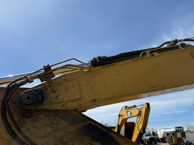 caterpillar-336-image-18