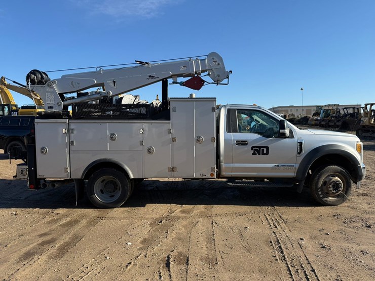 2017-ford-f550-xl-image-6