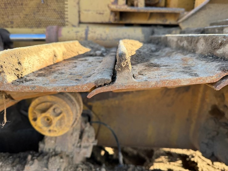 caterpillar-d4h-lgp-image-68