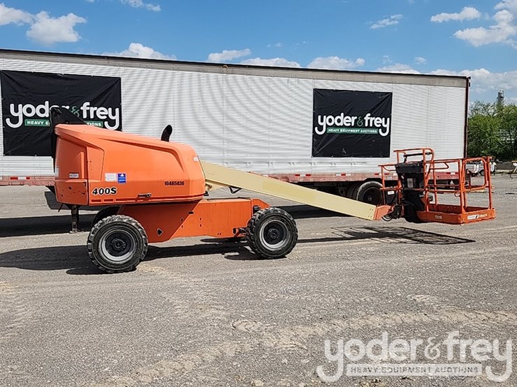 2016-jlg-400s-image-4